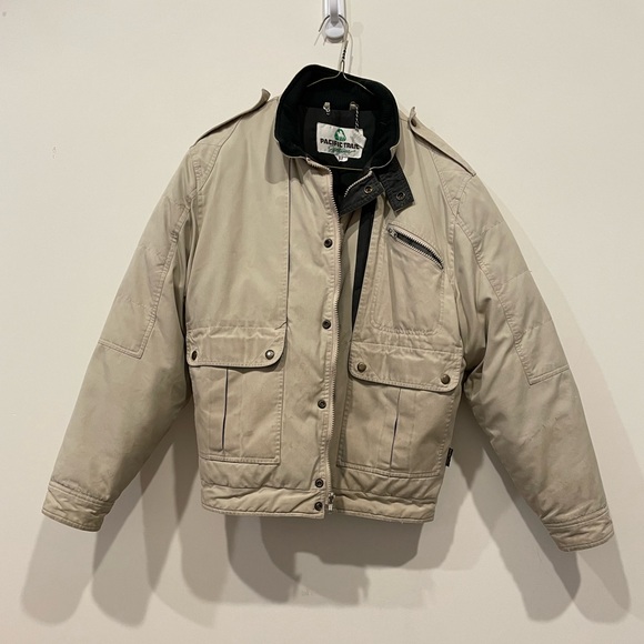 Men’s very warm down hunting jacket. Some stains on sleeve - Picture 1 of 2